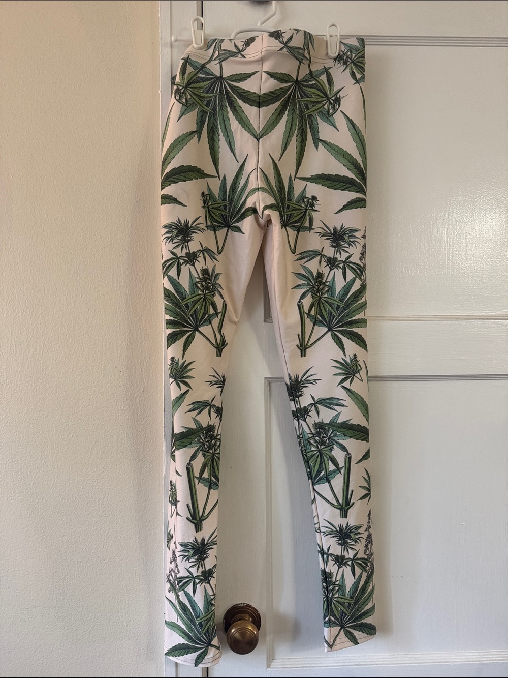 Women’s Cannabis Flower Leggings - Picture 5 of 5
